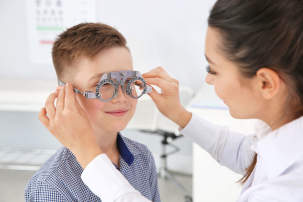 Laserowa korekcja wzroku – dlaczego nie wykonuje się jej u dzieci?